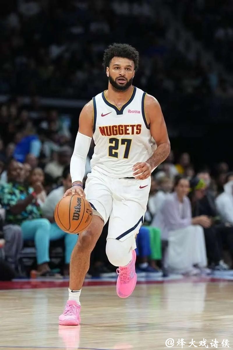 硬汉，掘金队贾马尔·穆雷带伤上阵，带队力克奇队